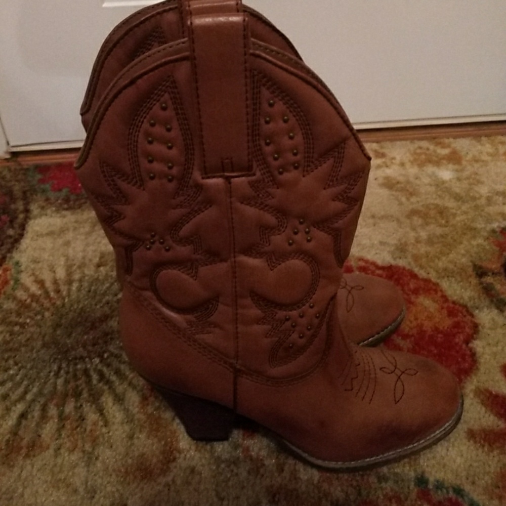 MIA boots